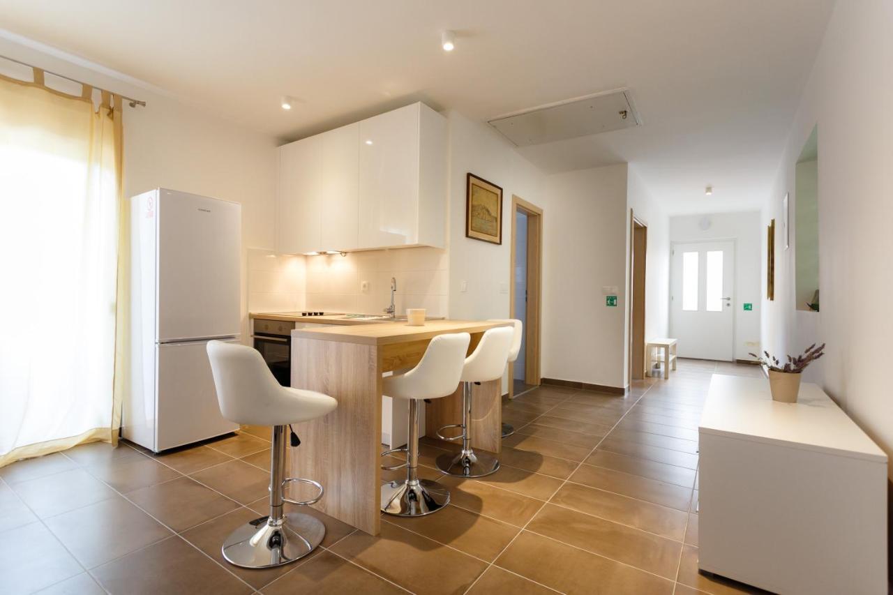 Villa Mirela Apartment Връбник Екстериор снимка