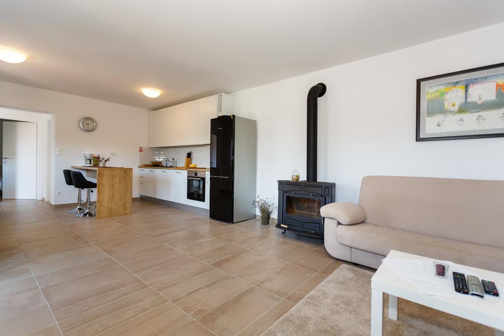 Villa Mirela Apartment Връбник Екстериор снимка