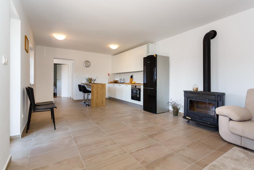 Villa Mirela Apartment Връбник Екстериор снимка